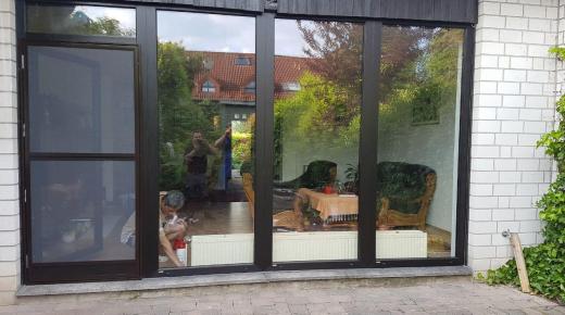 Bodentiefe Holz-Fenster Schwarz